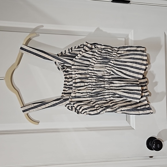 Universal Thread top - Picture 2 of 3